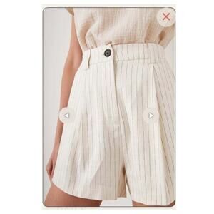 NWT Rails cotton shorts Sz: 6 ivory pinstripe(+matching blazer-separate listing)